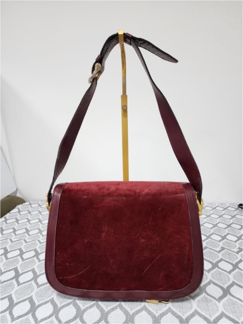 Authentic CELINE VINTAGE SULKY SUEDE CARRIAGE SHOULDER BAG BURGUNDY - Picture 4 of 15